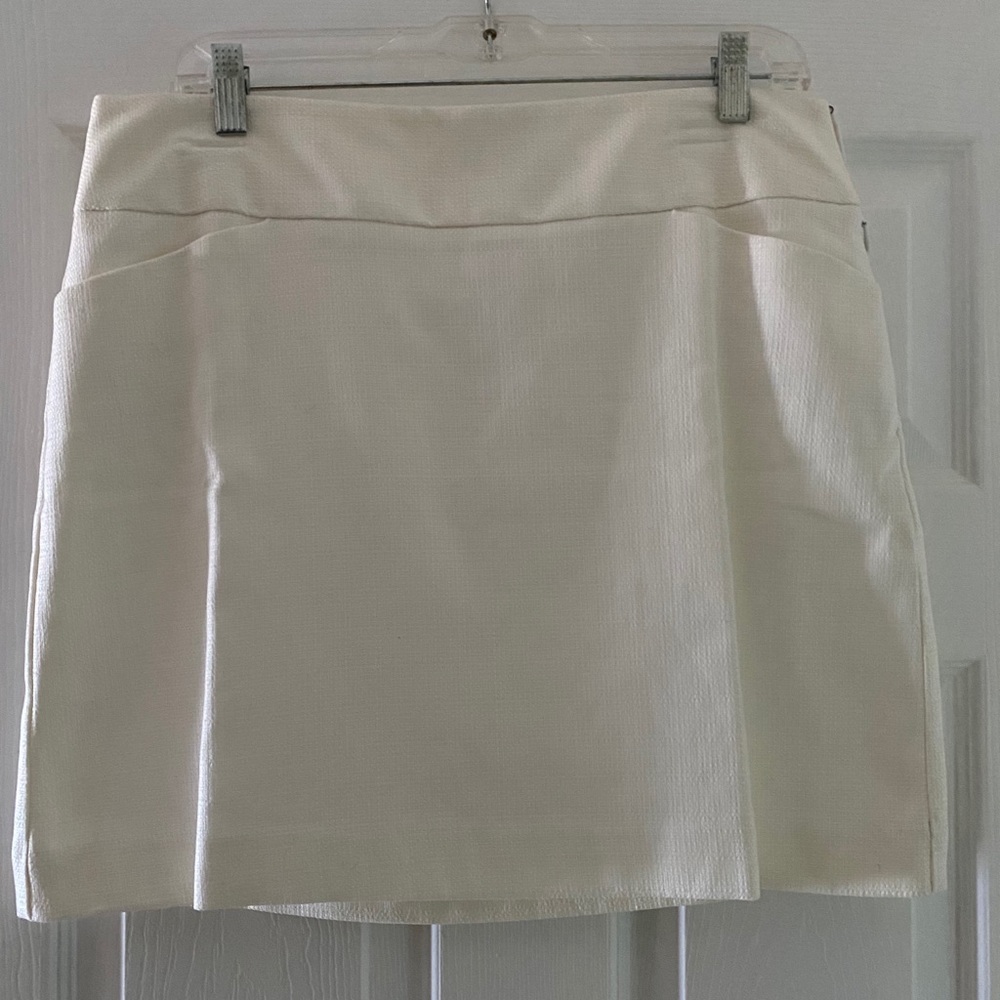 Beautiful NWT LOFT skirt - size 10